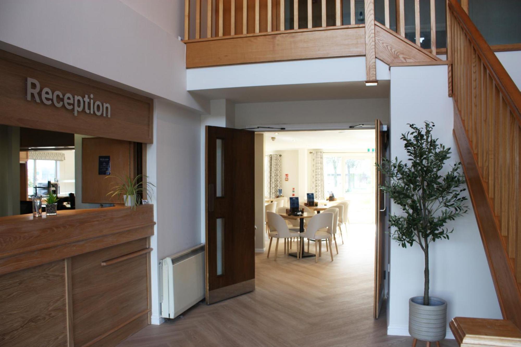 Stoneleigh Park Lodge Ashow Экстерьер фото