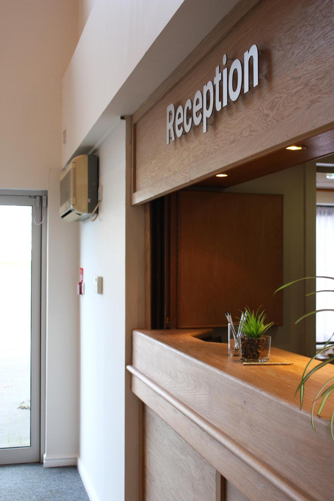 Stoneleigh Park Lodge Ashow Экстерьер фото