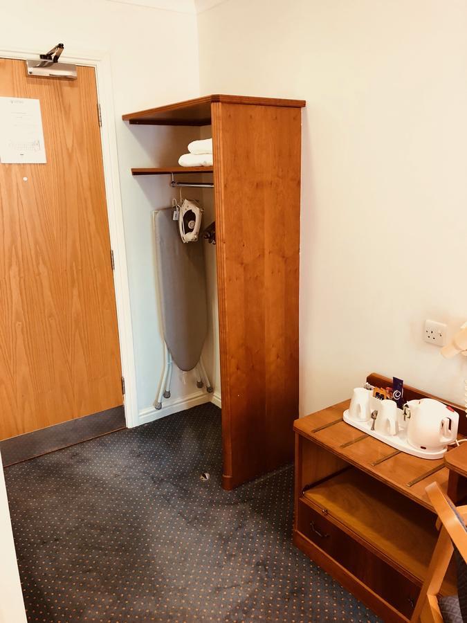 Stoneleigh Park Lodge Ashow Экстерьер фото