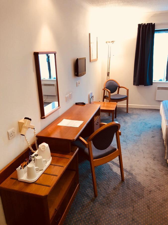 Stoneleigh Park Lodge Ashow Экстерьер фото