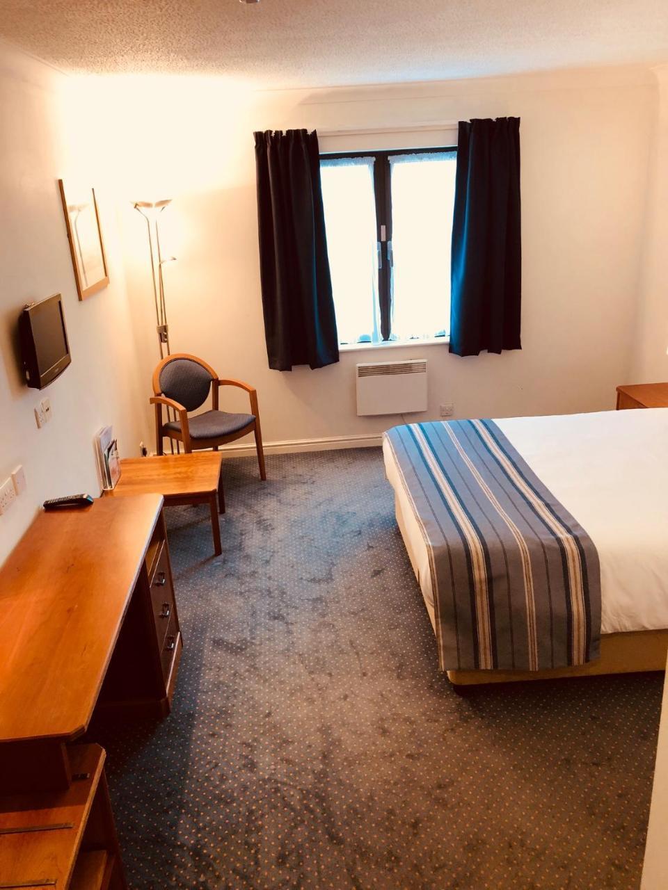 Stoneleigh Park Lodge Ashow Экстерьер фото