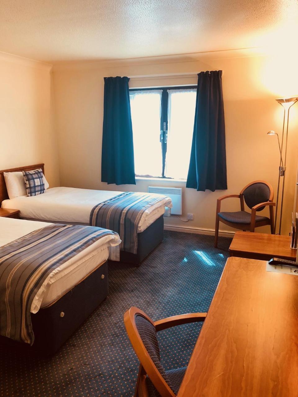 Stoneleigh Park Lodge Ashow Экстерьер фото