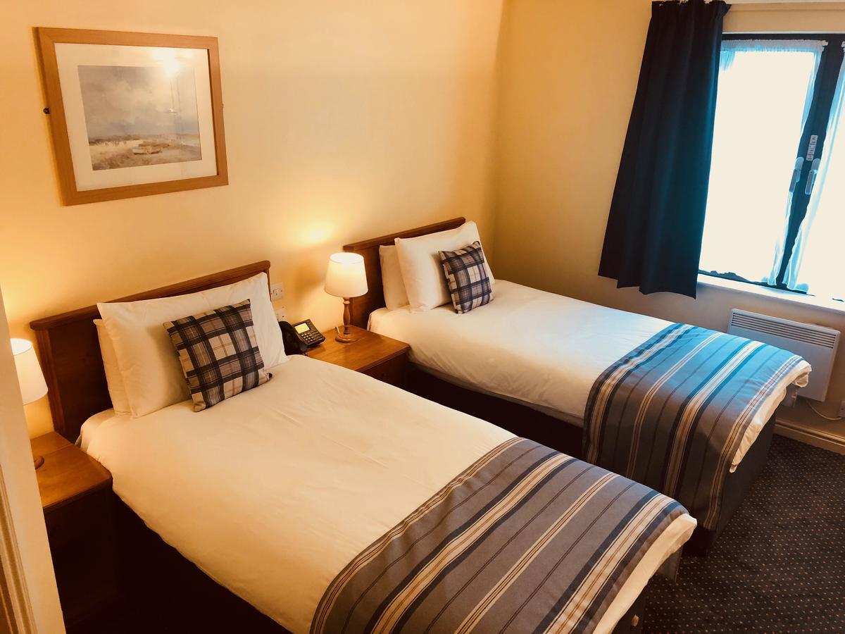 Stoneleigh Park Lodge Ashow Экстерьер фото