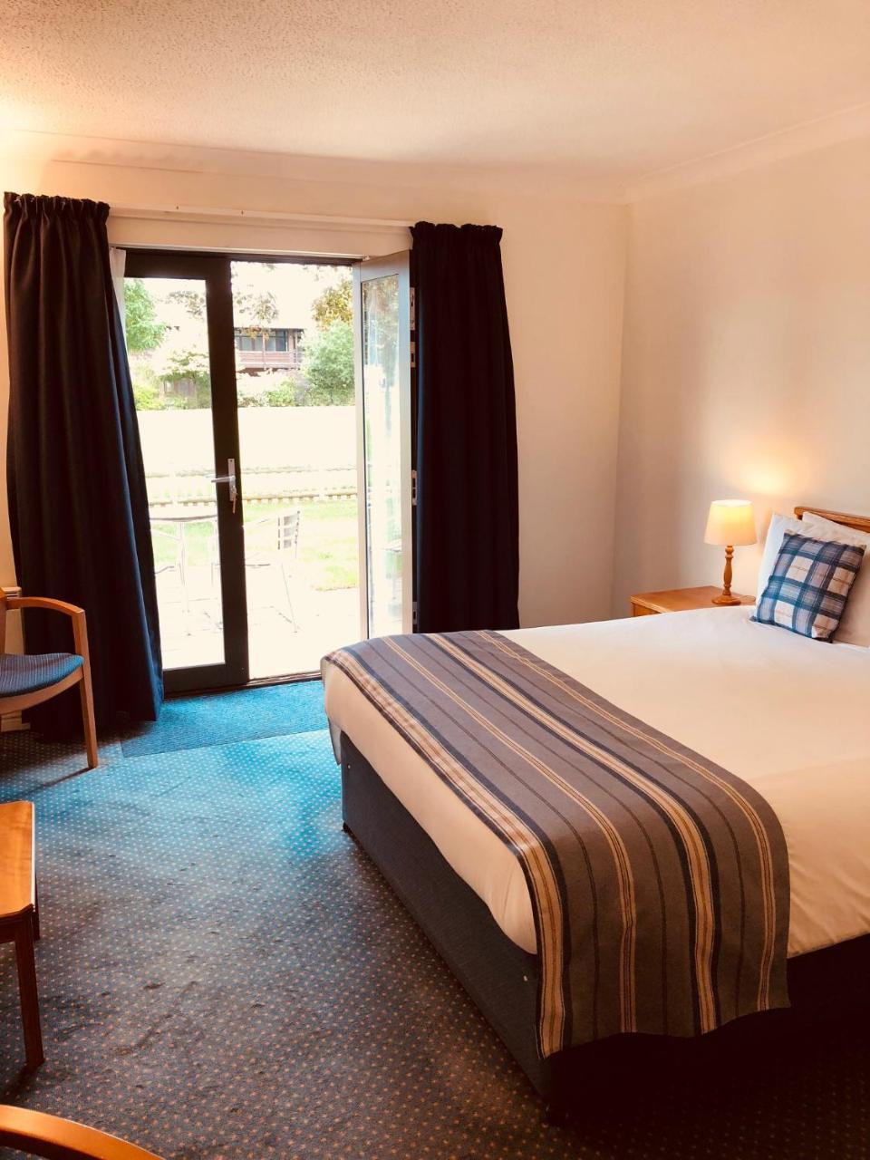 Stoneleigh Park Lodge Ashow Экстерьер фото